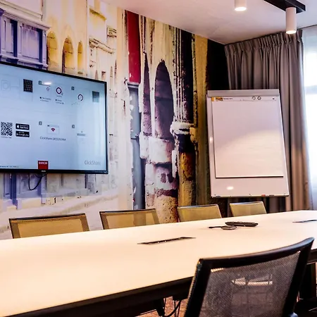Novotel Lyon Meeting & Events 4*