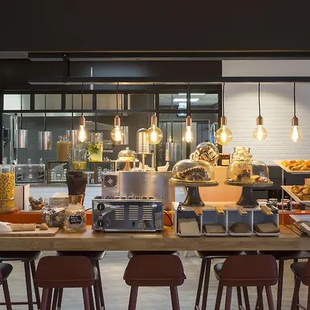 Novotel Lyon Meeting & Events 酒店 4*