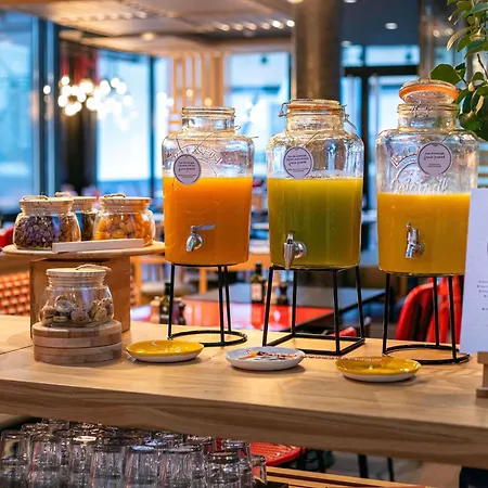 Novotel Lyon Meeting & Events Hotel