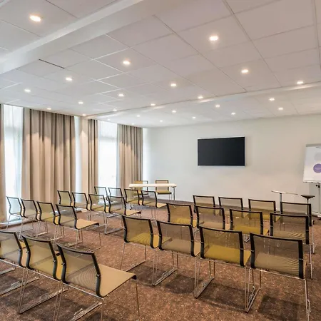 Novotel Lyon Meeting & Events מלון 4*