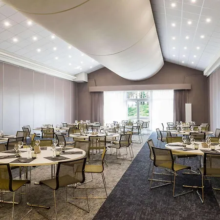 Novotel Lyon Eurexpo Hotel 4*